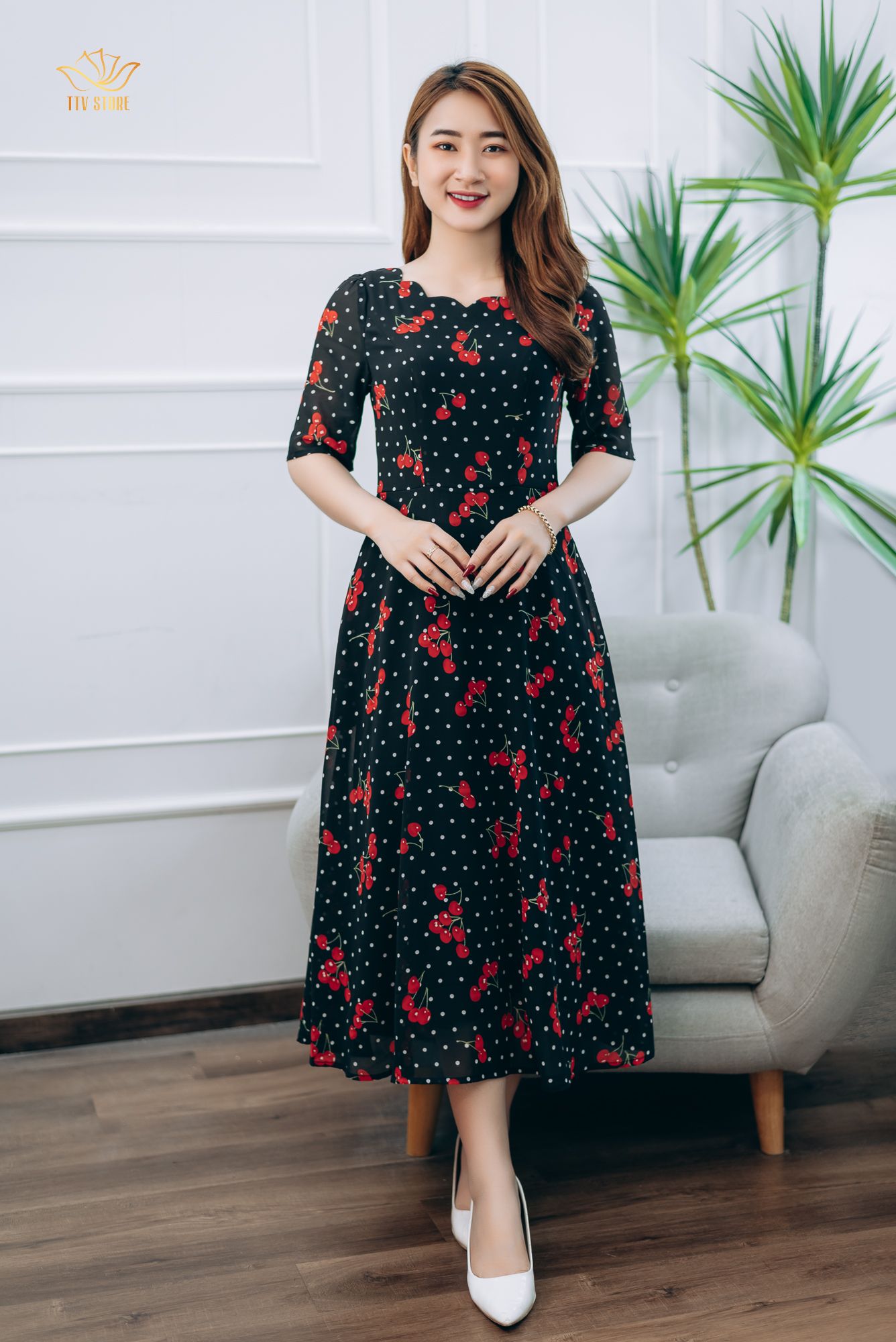 Đầm xòe - Cổ sóng nước tay ngắn - CV - Đen Bi - TTV1372