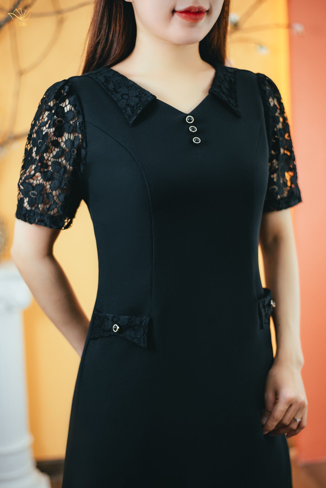 Đầm suông - Cổ tim cánh én kết nút tay ngắn - AH - Đen - TTV1588