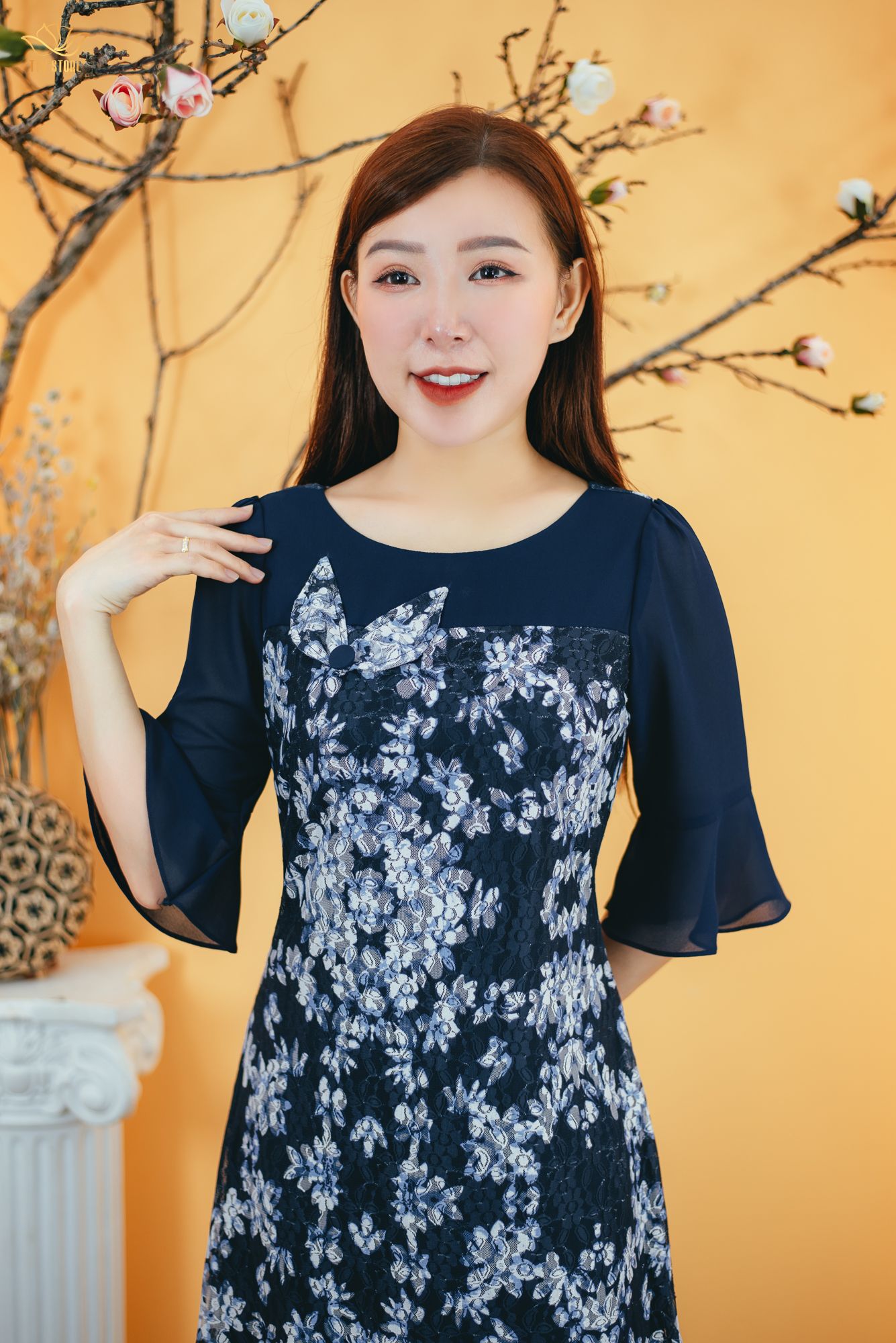 Đầm suông - Cổ tròn nơ tay chuông - CT - Xanh hoa trắng - TTV1596