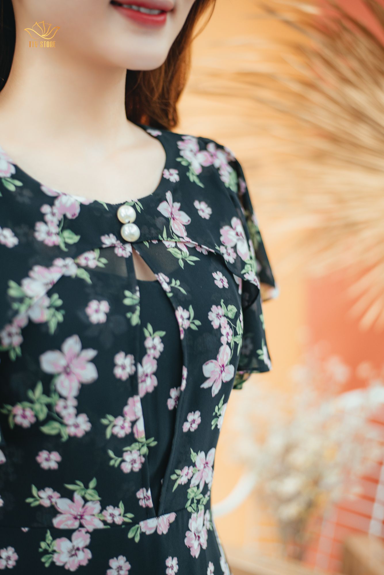 Đầm xòe - Cổ tròn kết ngọc tay bèo - CV - Đen hoa hồng - TTV1346