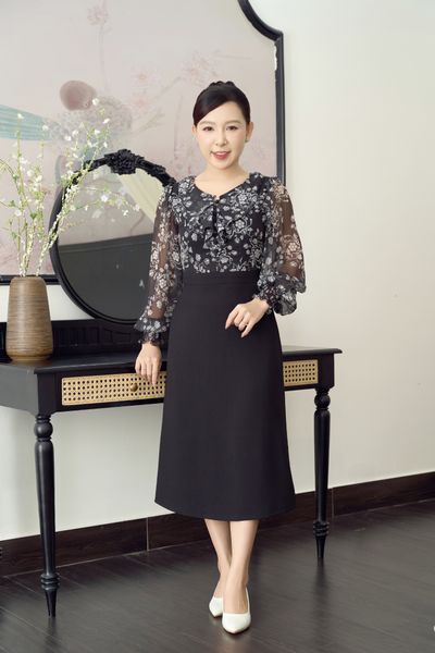 Đầm Form A - Cổ tim bèo kết nút tay lỡ - CD - Đen hoa trắng - TTV1913