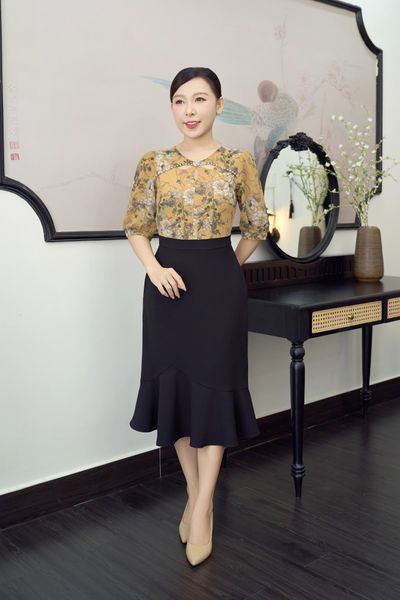 Đầm body đuôi cá - Cổ giọt nước kết hoa đính ngọc tay lỡ - CD - Vàng hoa - TTV1903