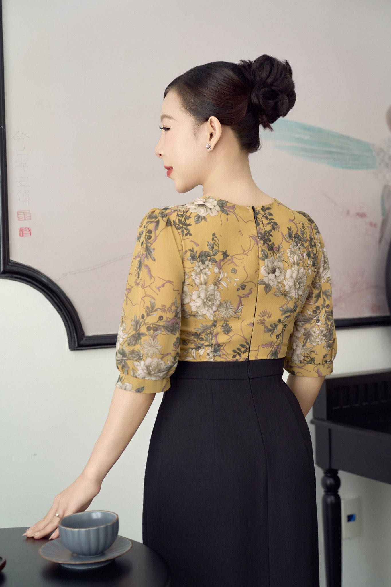 Đầm body đuôi cá - Cổ giọt nước kết hoa đính ngọc tay lỡ - CD - Vàng hoa - TTV1903