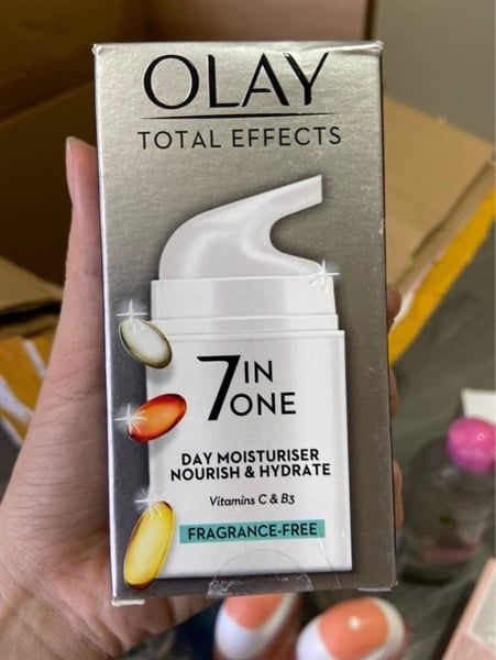 OLAY_Kem Dưỡng Ngày 7 in One Day Moisturiser Nourish & Hydrate 50ml