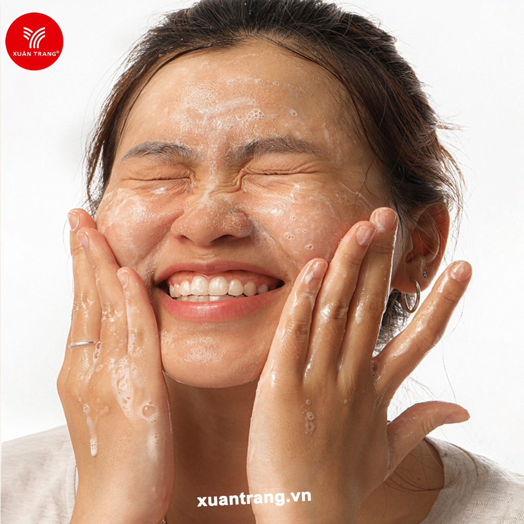 COCOON_Gel Rửa Mặt Bí Đao Làm Giảm Dầu & Mụn 140ml