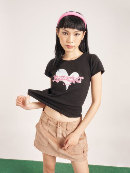  3D HEART BLACK TEE 