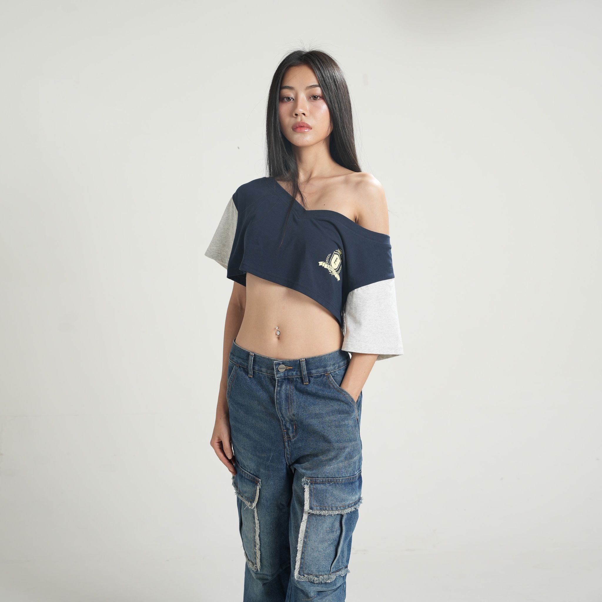  NAVY SHOULDER OFF CROP 