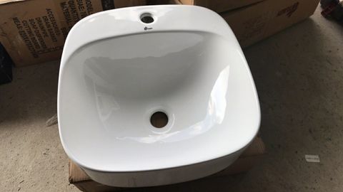 Chậu lavabo rửa mặt LV 8550