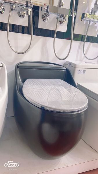 Bệt trung đền LK-777-D sứ trắng – Xả xoáy mạnh, tiết kiệm nước