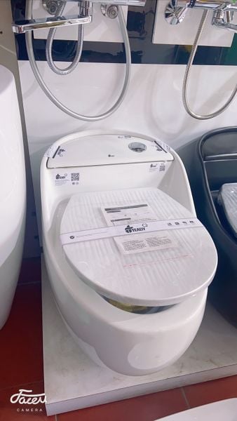 Bồn cầu liền khối cao cấp LK777 sứ trắng – Xả xoáy mạnh, tiết kiệm nước