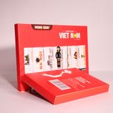  Gift box:  Sô cô la VIET NAM gourmet MISS EDE - Hộp trung (VIETNAM gourmet Chocolate - gift box Size M) -  MISS EDE - Hộp 60g (3 thanh x 30g: 2 thanh sữa & 1 thanh đen) 