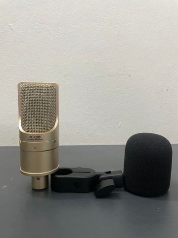Combo Mic PC K200 Sourd Card Focusrite Solo Gen 4