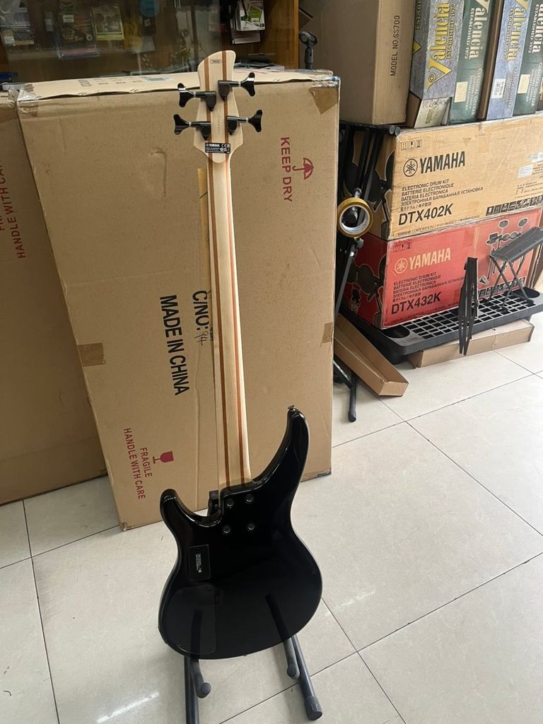 Đàn Guitar Bass Yamaha TRBX 304