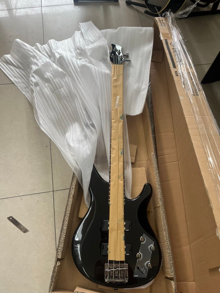 Đàn Guitar Bass Yamaha TRBX 304