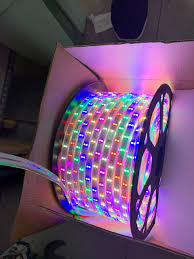 Led dây đuổi màu 2 hàng bóng 2835 - cuộn 100m - 220v