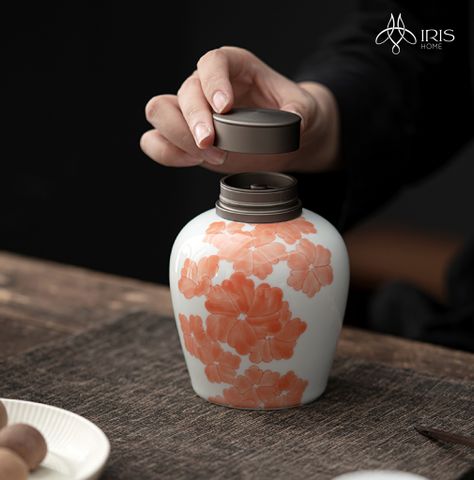 Hộp trà gốm sứ chi tiết hoa thu hải đường vẽ tay