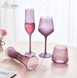 Cốc thủy tinh màu tím mờ