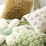 Gối vuông nhung màu xanh hoa nhí