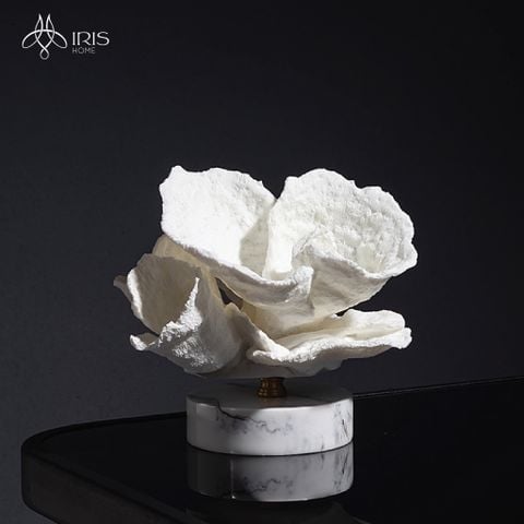 Tượng trang trí san hô hình hoa resin, đế vân đá marble