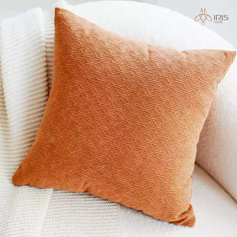 Gối vải cam hoạ tiết thêu nổi