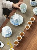 Bộ trà gốm sứ hoạ tiết hoa sen xanh