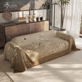 Chăn nhấn in hoa trắng trên nền nâu