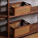 Giỏ đựng đồ gỗ óc chó chi tiết mây đan có tay cầm