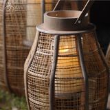 Đèn tre trụ dài uốn cong