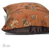 Gối vải satin thêu hoa vàng nền nâu