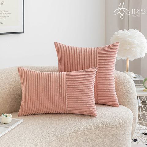 Gối vải polyester hồng chi tiết vân sọc nổi