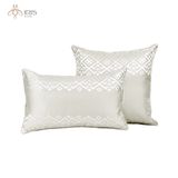 Gối vải satin hoạ tiết kỉ hà