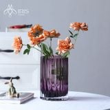 Bình hoa thuỷ tinh màu tím tối giản, hoạ tiết sọc dọc