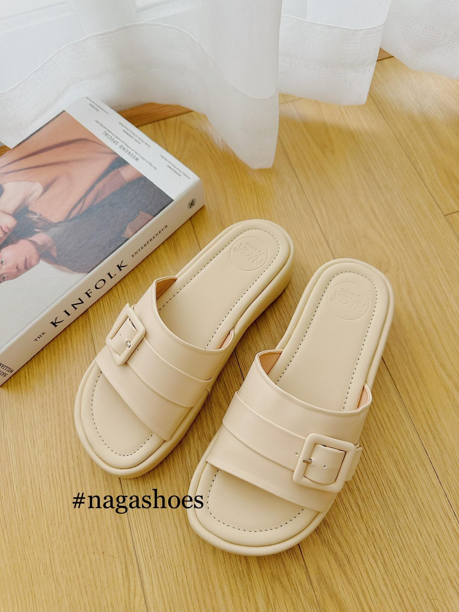  DÉP NAGASHOES ĐẾ BÁNH MÌ QUAI NGANG KHÓA VUÔNG 4P NAD245 