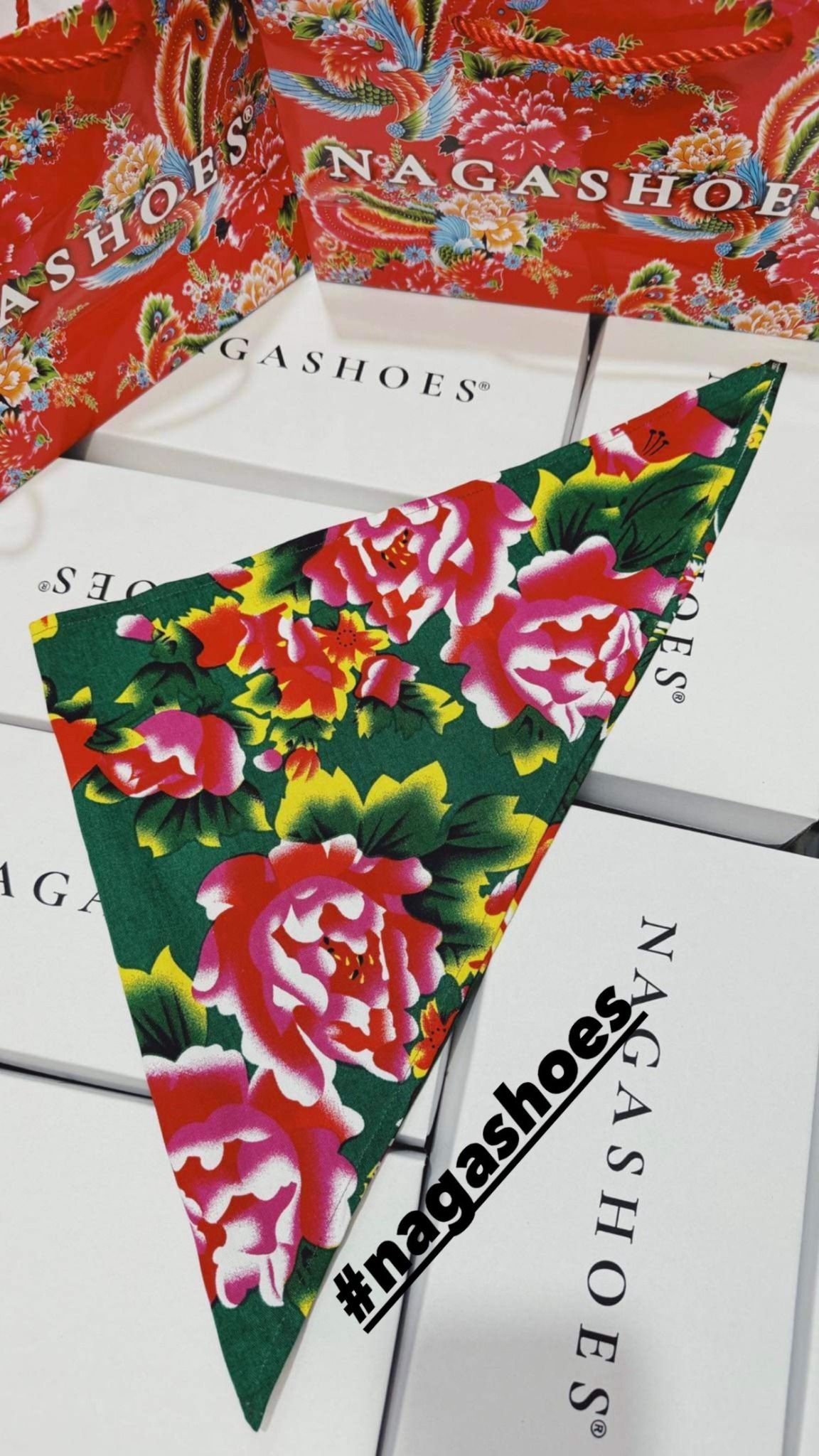  KHĂN BANDANA HỌA TIẾT CHĂN CON CÔNG TREND TẾT 2024 NAGASHOES NAKT 