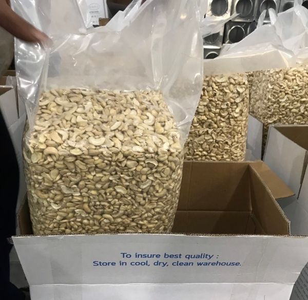 Hạt điều nhân trắng LP vỡ tư - Túi 1kg