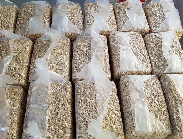 Hạt điều tươi nhân trắng vỡ đôi WS - Túi 1kg