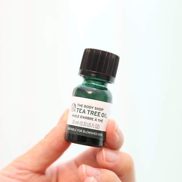 Tinh dầu tràm đặc trị mụn Tea Tree Oil The Body Shop 10ml 