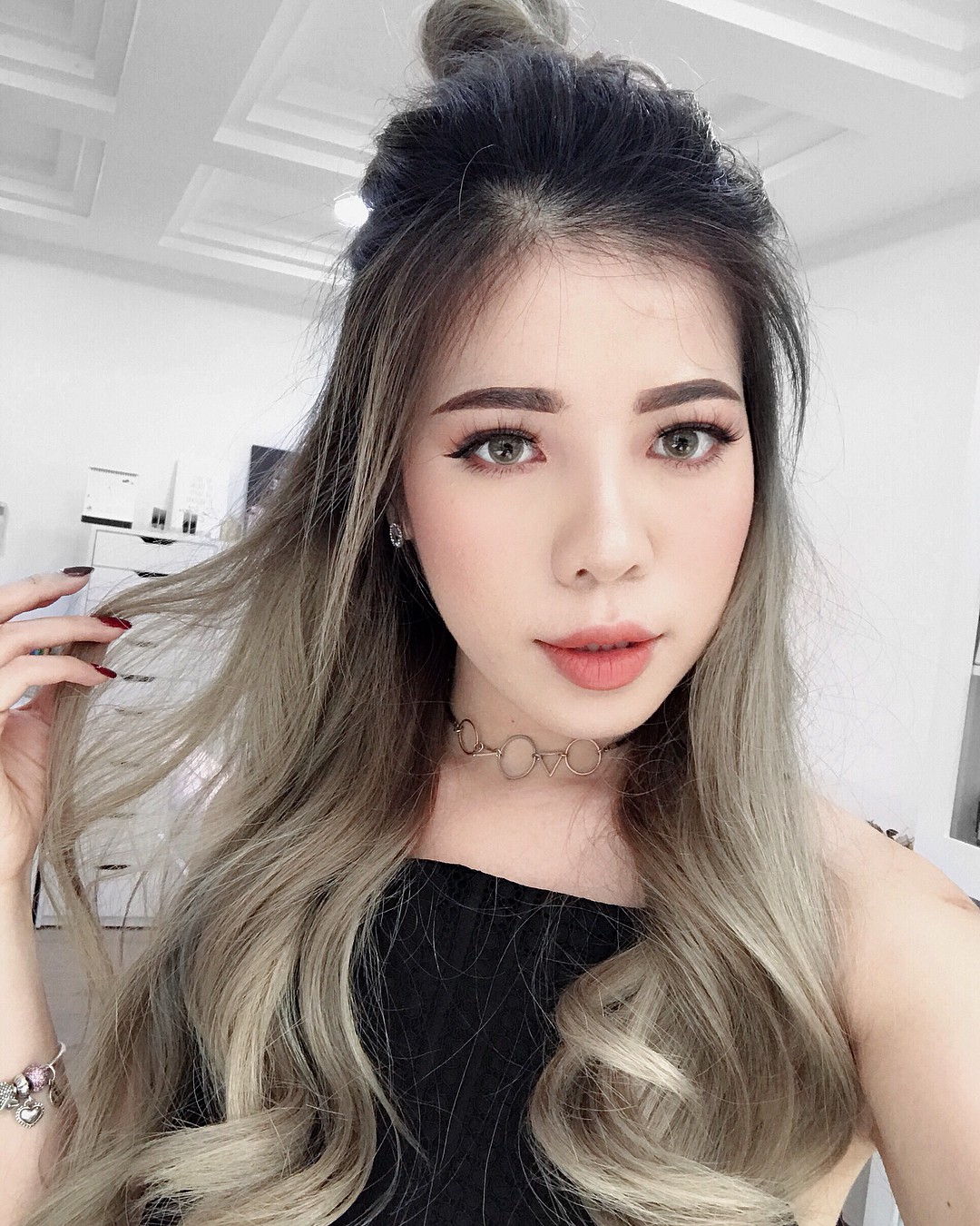 Màu mắt lên chuẩn và khả năng giữa màu lâu