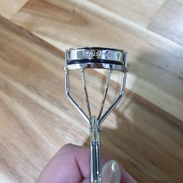  Bấm Mi Innisfree Premium Eyelash Curler 