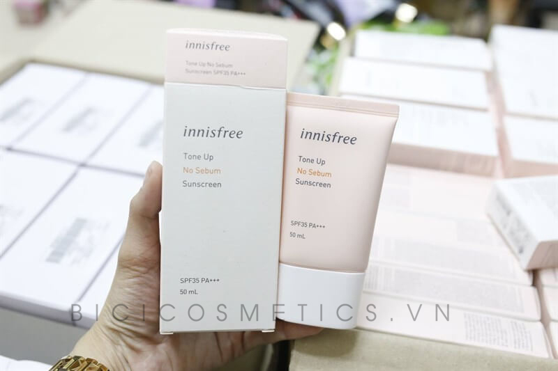 Kem Chống Nắng Innisfree Tone Up No Sebum Sunscreen SPF35 PA+++ (50ml)