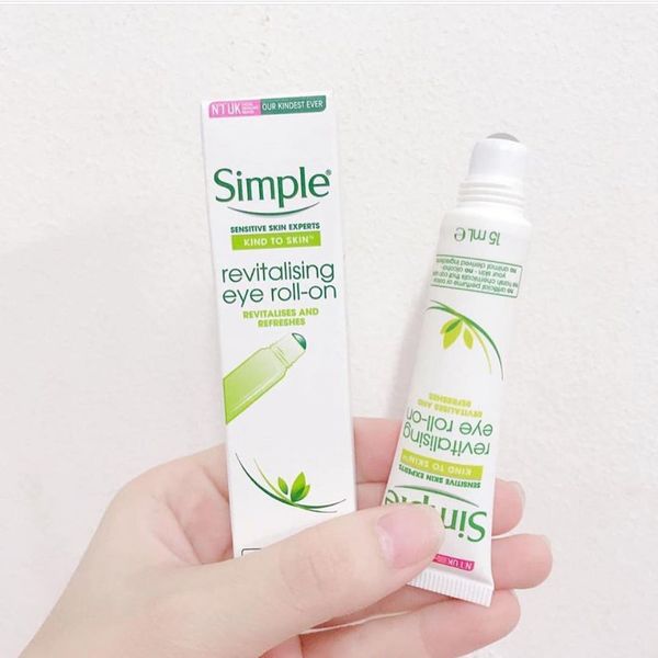  Lăn Dưỡng Mắt SIMPLE Kind To Eyes Revitalising Eye Roll On 