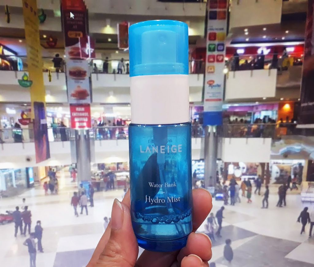 Xịt Khoáng Laneige Water Bank Hydro Mist là thành phần nước khoáng tinh khiết - Bici Cosmetics