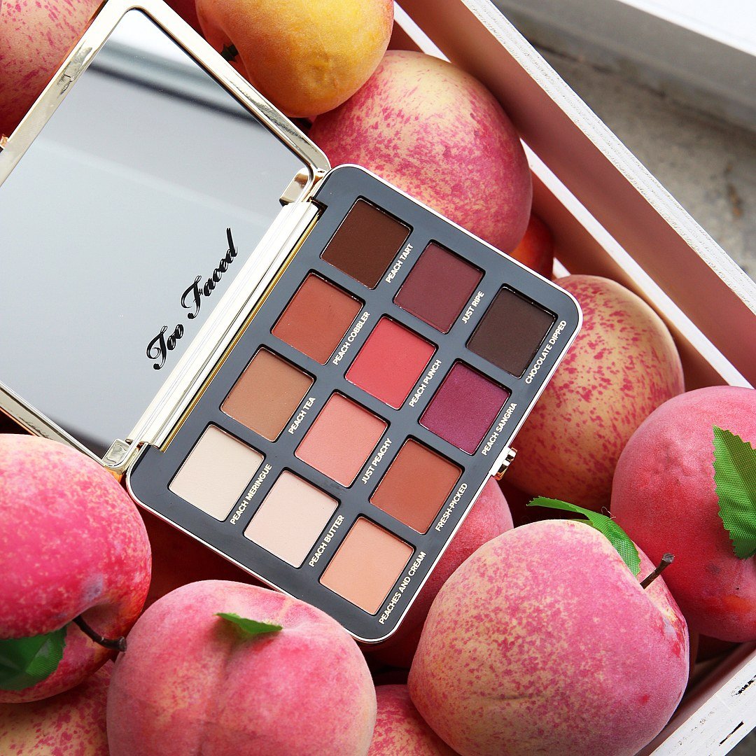 Bảng phấn mắt Too Faced Just Peachy Velvet Mattes Eyeshadow Palette 12 ô màu phấn lì