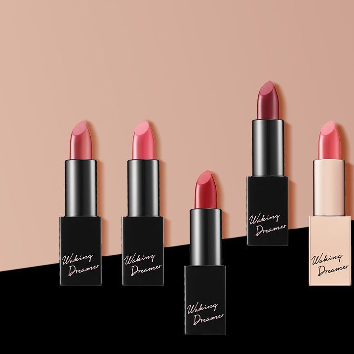 son thỏi Waking Dream Allure Magnet Rouge dòng vỏ đen và vỏ vàng