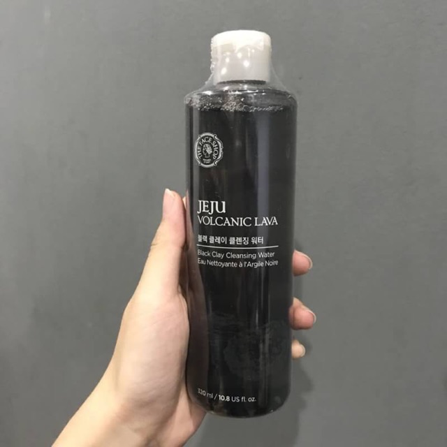 Nước tẩy trang Tro núi lửa The Face Shop Jeju Volcanic Lava Black Clay Cleansing Water