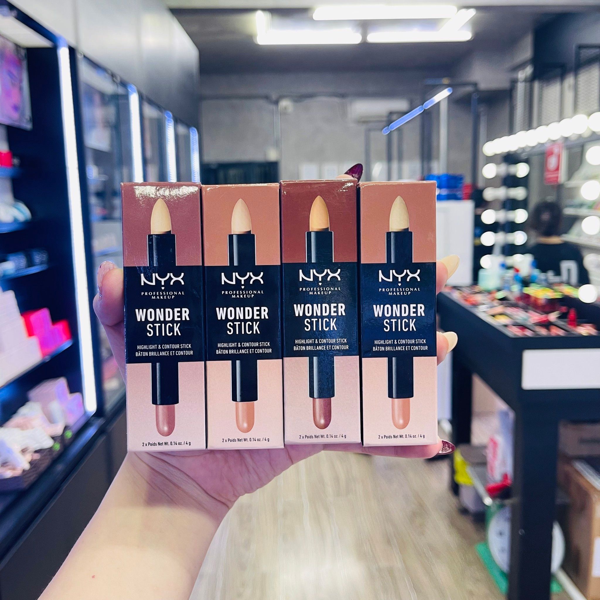 NYX Wonder Stick Highlight and Contour Bicicosmetics