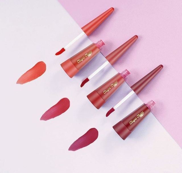 Chupa Chups Velvet Lip Tint có đầu cọ vát chéo dễ dàng tán son 1