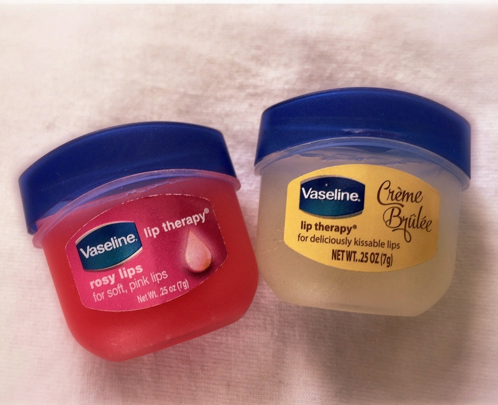 Công dụng của son dưỡng môi Vaseline Lip