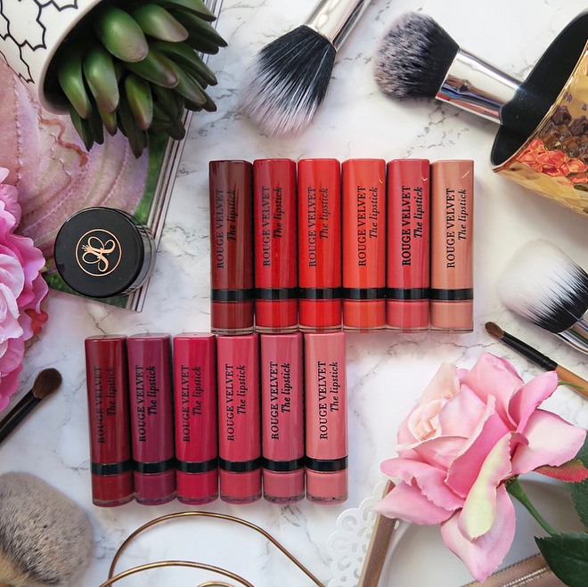 Dòng son Bourjois Rouge Velvet The Lipstick có tổng cộng 12 màu