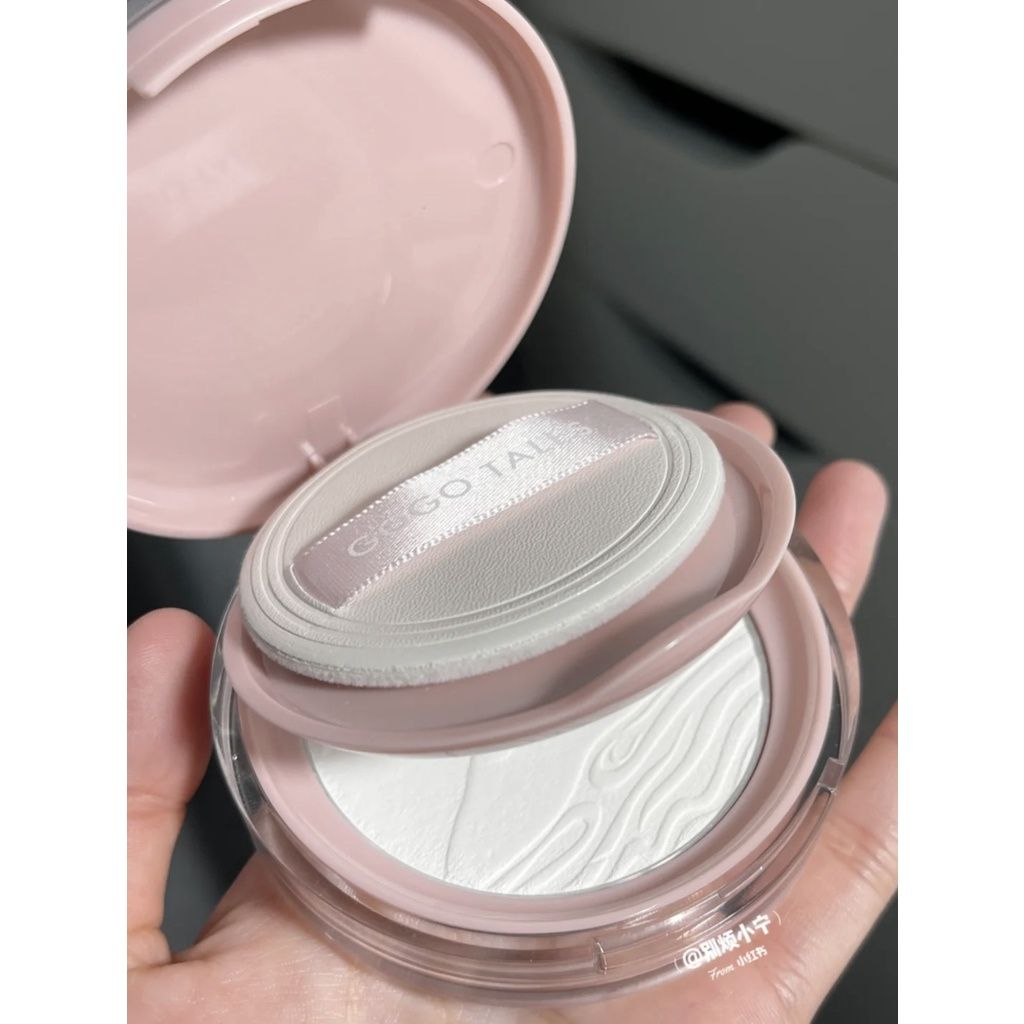  (Mẫu Mới 2022) Phấn Phủ Nén Fuji Hoa Anh Đào Kiềm Dầu  GOGO TALES Flower Girl Mount Fuji Pressed Powder 